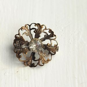 Small vintage brooch